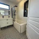 Séjour chez l'habitant La Maison Des Vignes *
