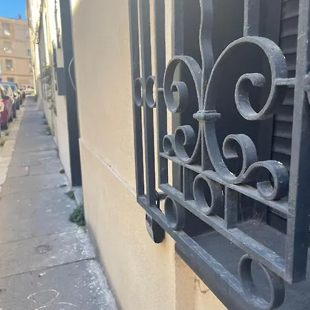 La Maison Des Vignes Δωμάτια σε οικογενειακή κατοικία